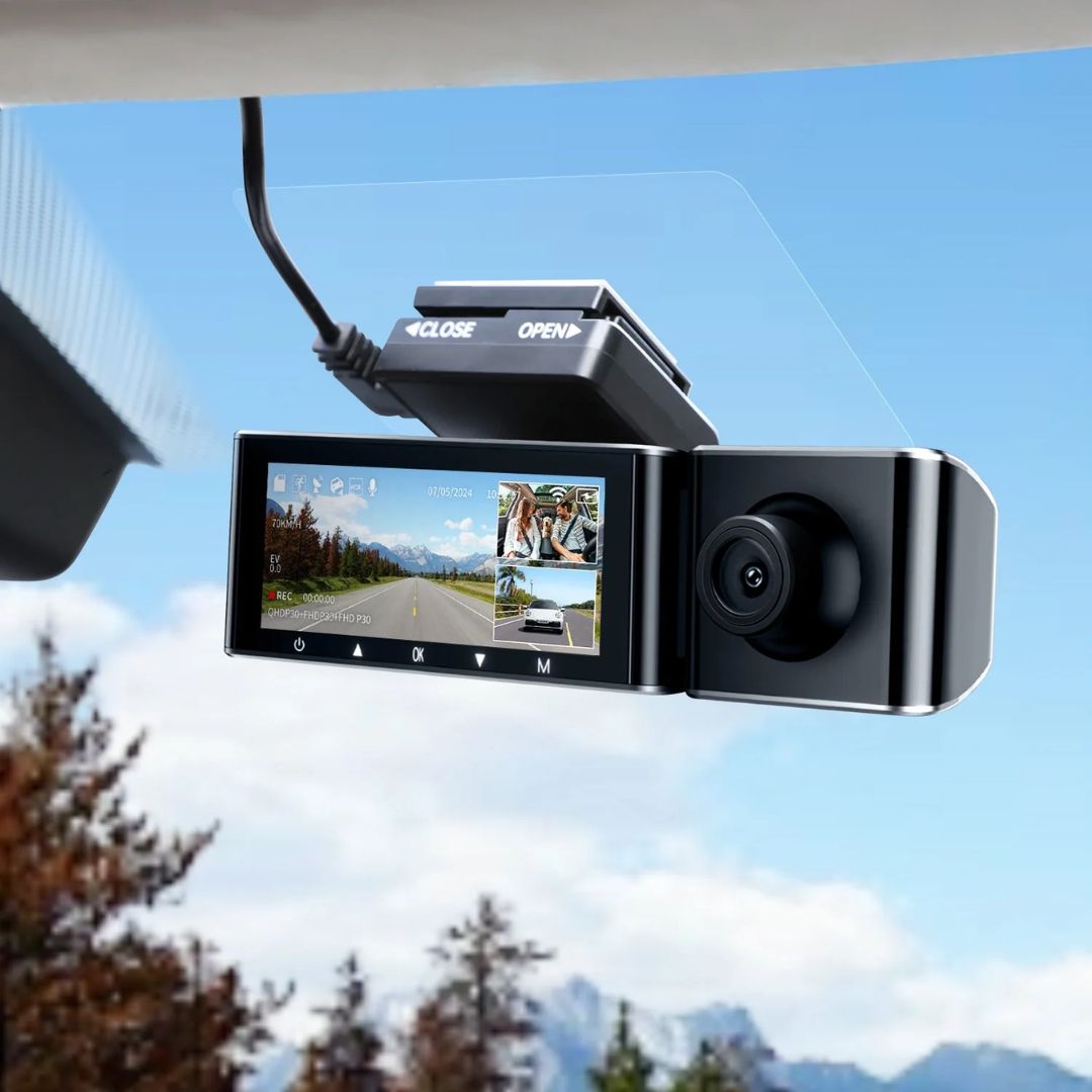كاميرا داش كام AZDOME M550 Max بدقة 4K بثلاث قنوات - أسود
