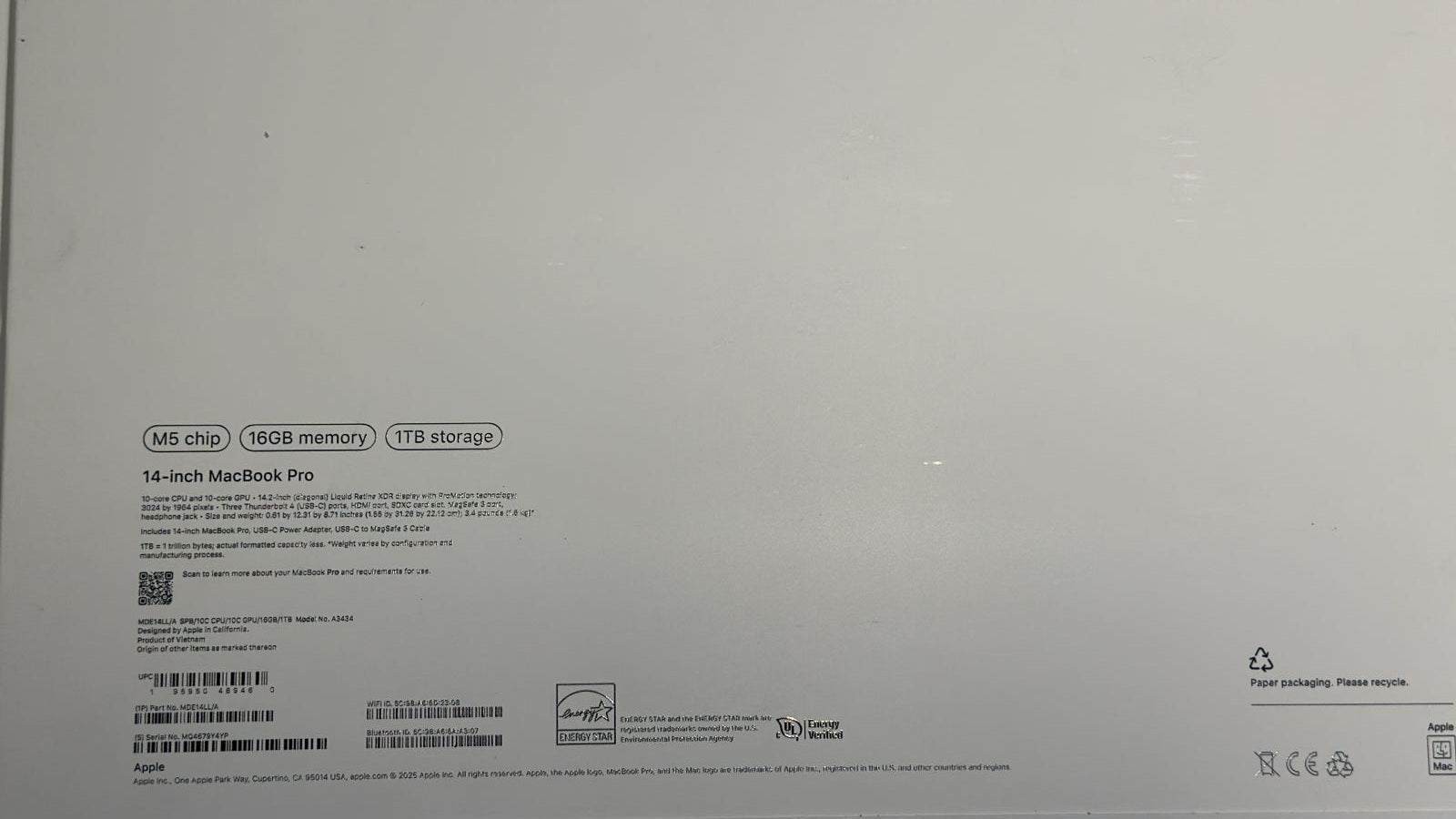 ماك بوك برو من آبل طراز MDE14X/A - A3434، معالج M5 (عشري النواة)، ذاكرة وصول عشوائي 16 جيجابايت، قرص صلب SSD بسعة 1 تيرابايت، معالج رسومات (عشري النواة)، شاشة 14.2 بوصة (3024 × 1964)، لون أسود فلكي